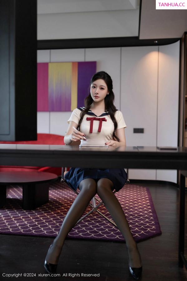 逗逗DouDou  [XiuRen]高清写真图 2024.11.29 No.9530 小逗逗 黑丝美腿第31张图片